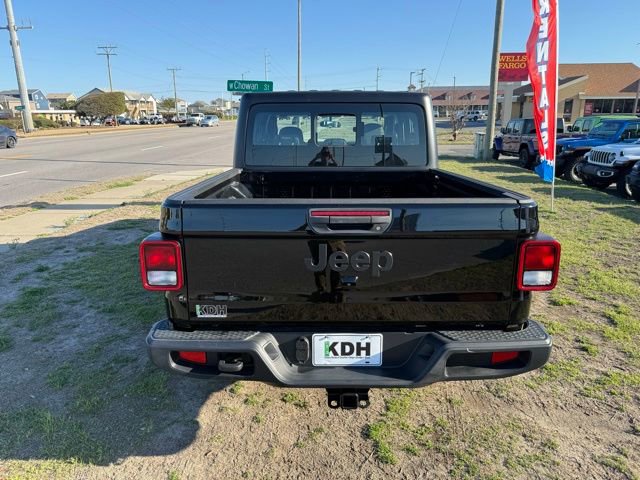 Used 2024 Jeep Gladiator Sport image 6