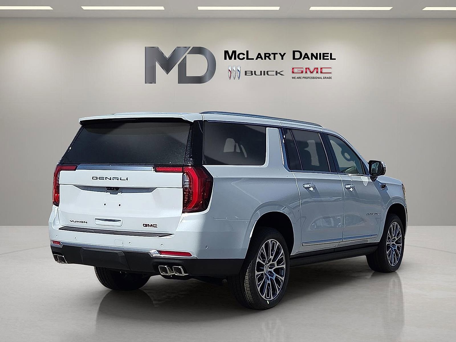 New 2026 GMC Yukon XL Denali w/ Denali Reserve Package AWD/4WD image 5