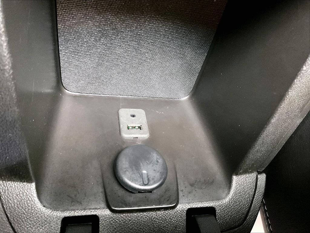 Used 2013 Chevrolet Camaro SS RWD image 12