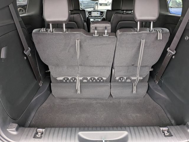 New 2027 Chrysler Pacifica Select FWD image 29