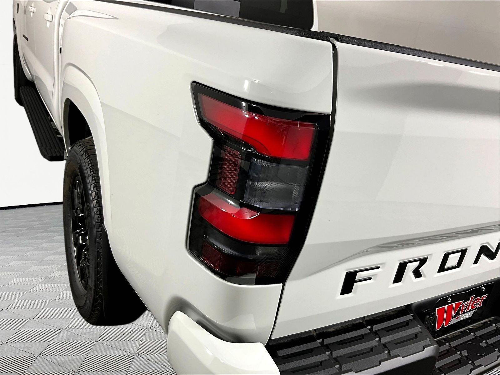 New 2027 Nissan Frontier SV w/ SV Convenience Package AWD/4WD image 14
