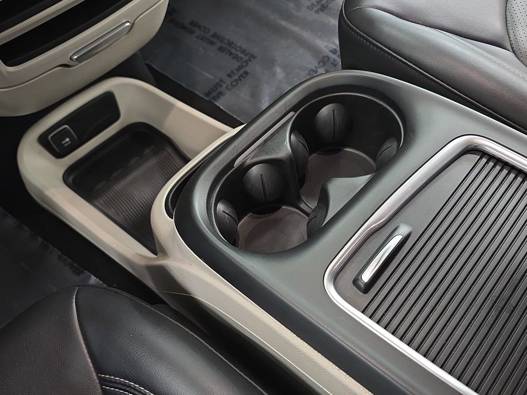 Certified 2023 Chrysler Pacifica Touring-L FWD image 27