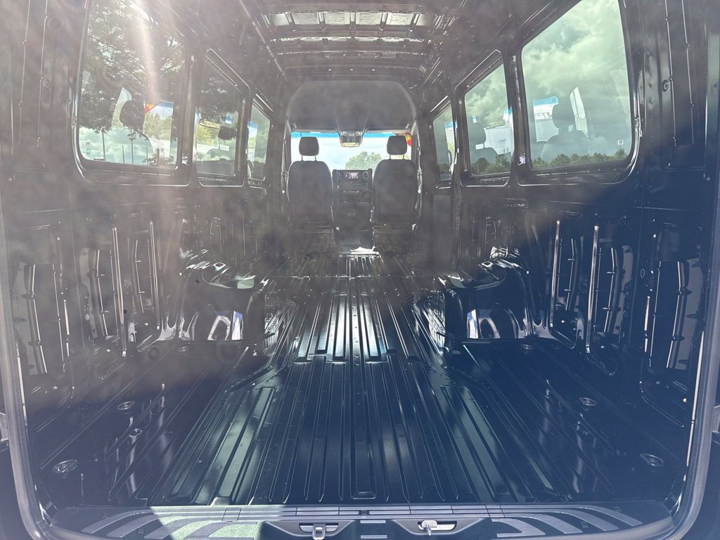 Used 2024 Mercedes-Benz Sprinter 3500 image 19