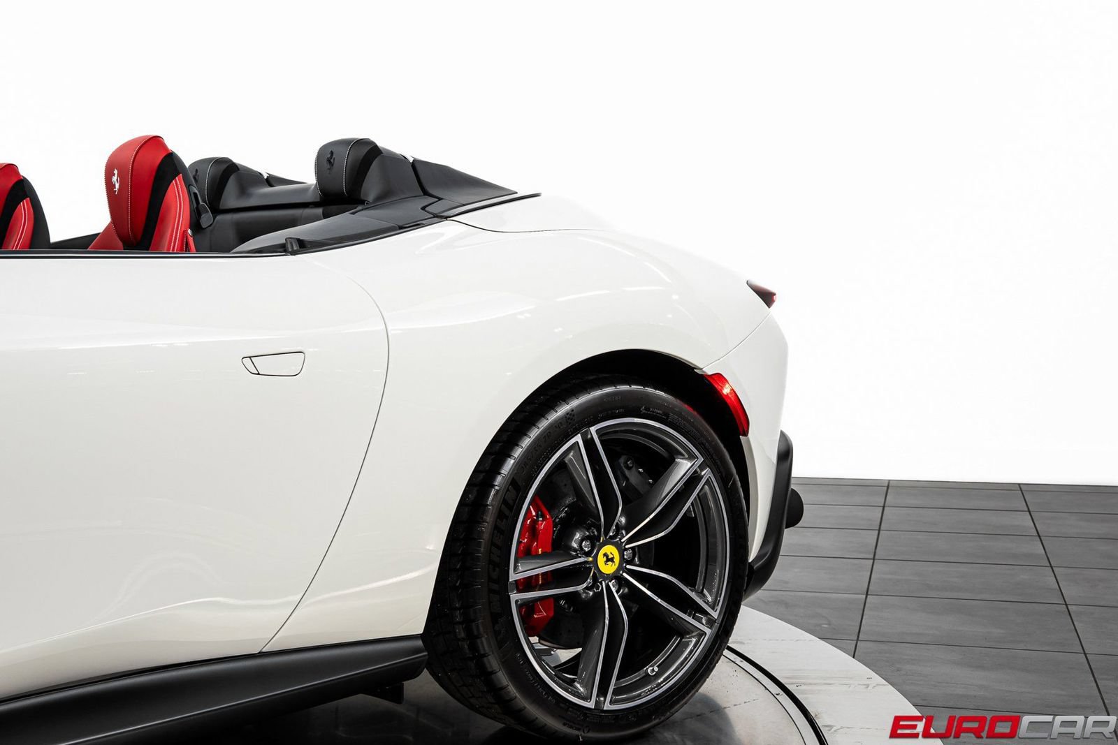 Used 2025 Ferrari Roma Spider RWD image 16