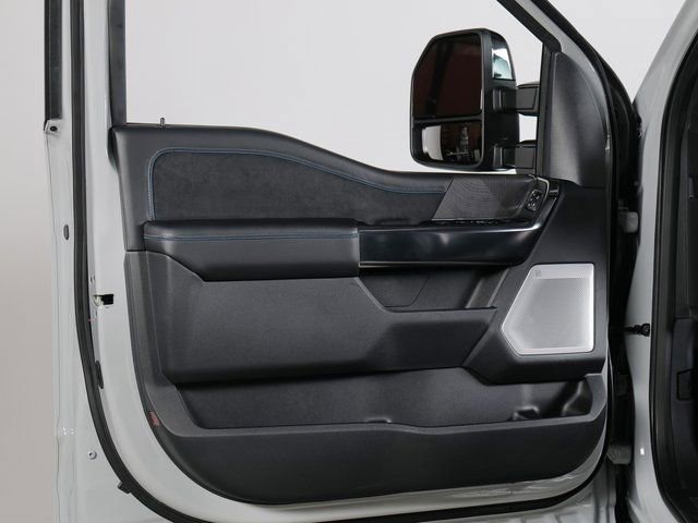 Used 2025 Ford F250 Platinum image 27