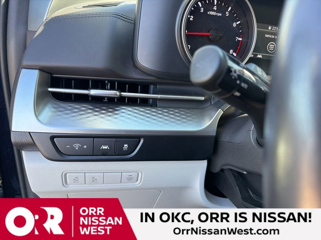 Used 2024 Kia Carnival LX image 27