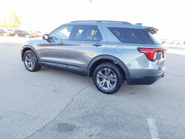 New 2026 Ford Explorer Active w/ Active Comfort Package image 5