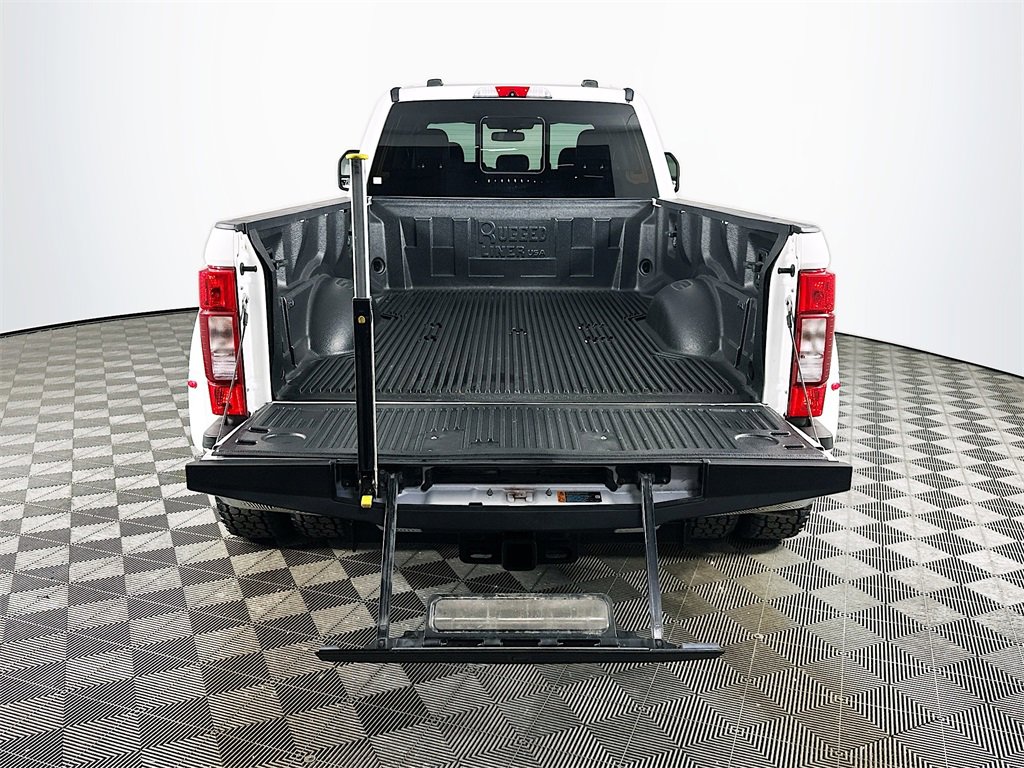 Used 2020 Ford F350 Lariat w/ Lariat Ultimate Package image 29
