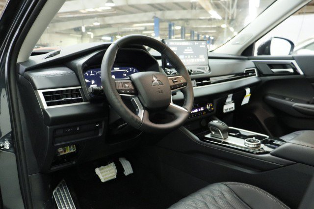 New 2026 Mitsubishi Outlander SEL FWD image 5