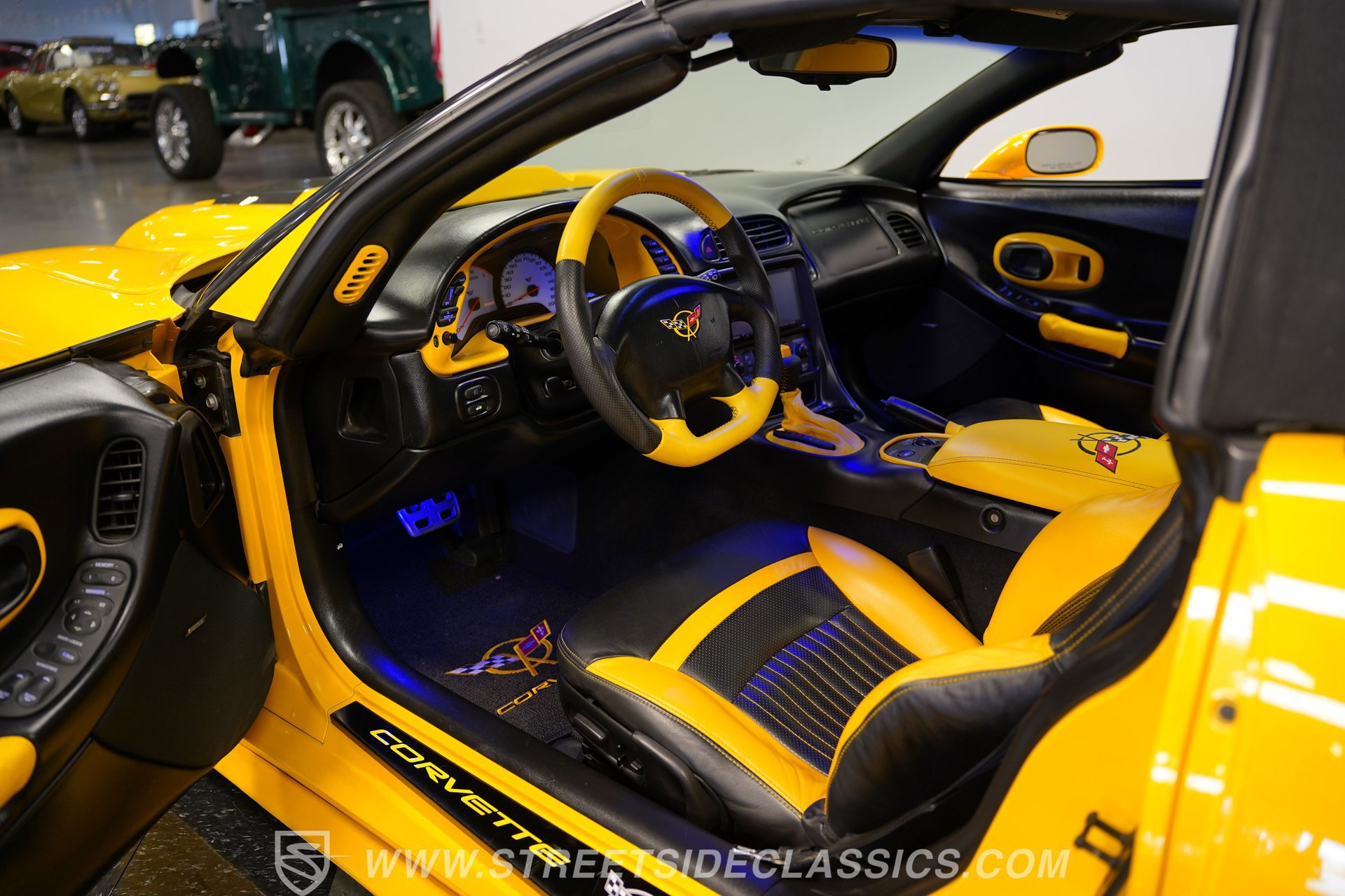 Used 2000 Chevrolet Corvette Convertible w/ Memory Pkg image 4