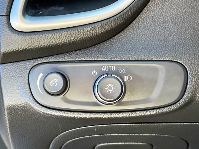 Used 2022 Chevrolet Trax LT w/ Driver Confidence Package image 10