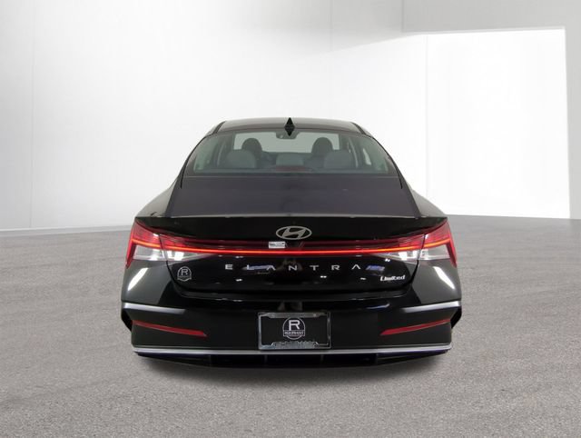New 2026 Hyundai Elantra Limited FWD image 14