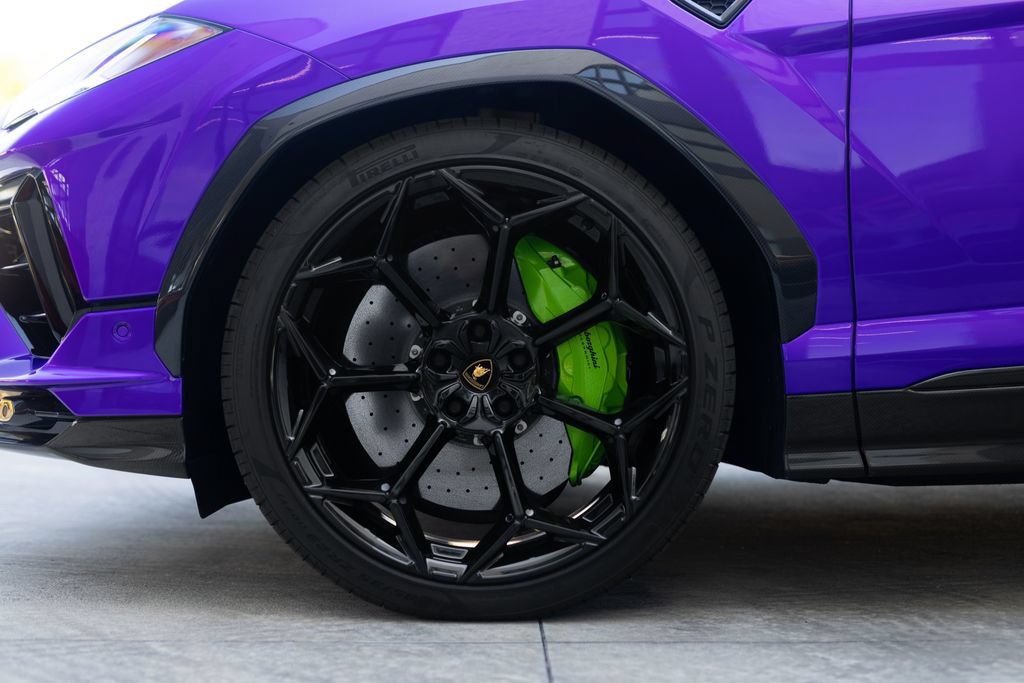 Used 2024 Lamborghini Urus Performante AWD/4WD image 13