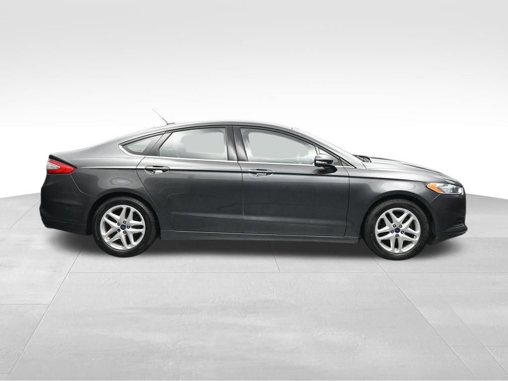 Used 2016 Ford Fusion SE FWD image 6