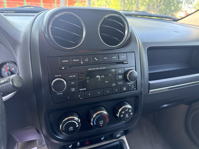 Used 2012 Jeep Patriot Latitude w/ Altitude Pkg AWD/4WD image 34