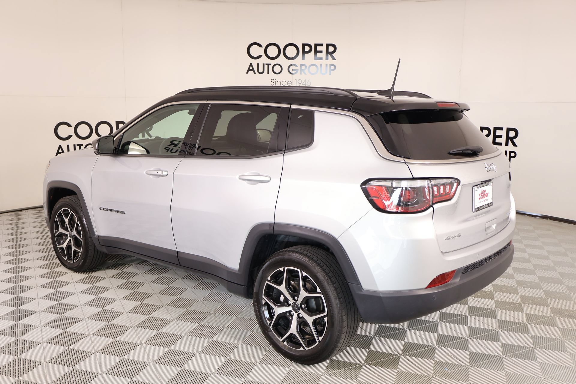 Used 2025 Jeep Compass Limited AWD/4WD image 21
