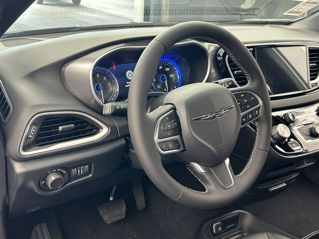 New 2026 Chrysler Voyager LX FWD image 14