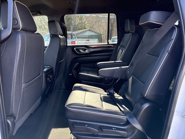 Used 2023 Chevrolet Suburban Premier image 10