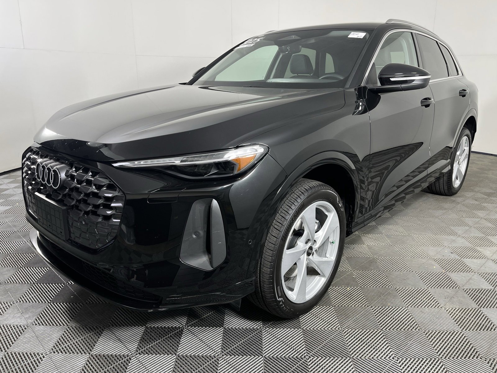 Used 2025 Audi Q5 2.0T Premium Plus w/ Premium Plus image 4