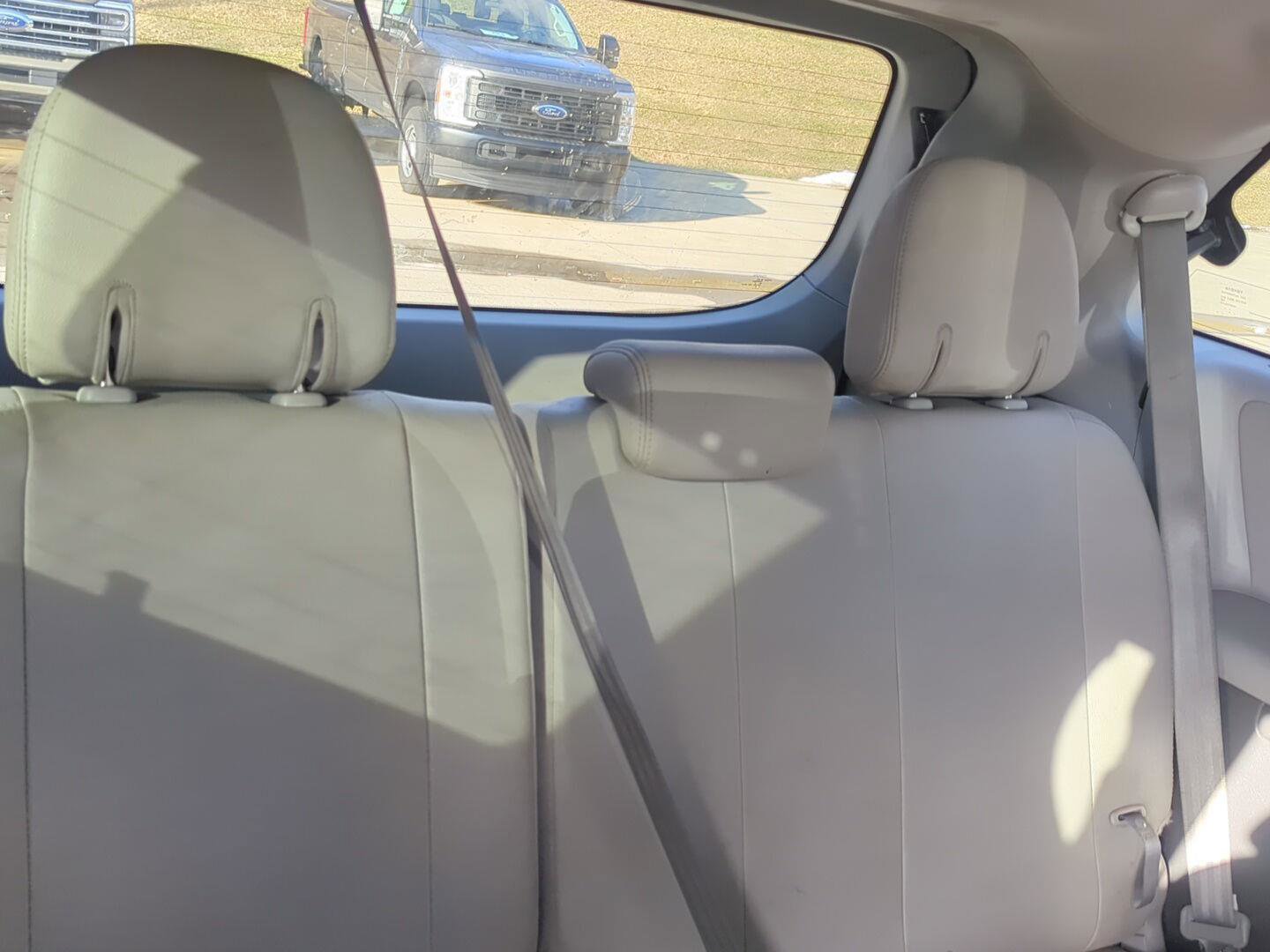 Used 2016 Toyota Sienna XLE Premium w/ Outdoor Package image 21