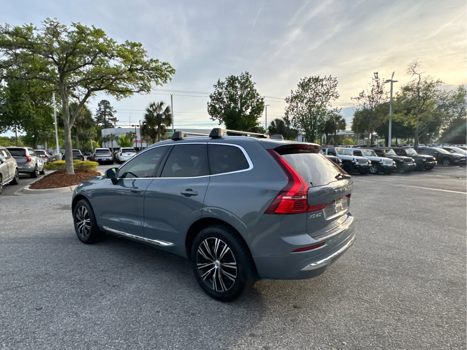 Used 2022 Volvo XC60 B5 Inscription w/ Protection Package Premier image 19