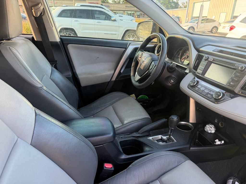 Used 2015 Toyota RAV4 XLE FWD image 3