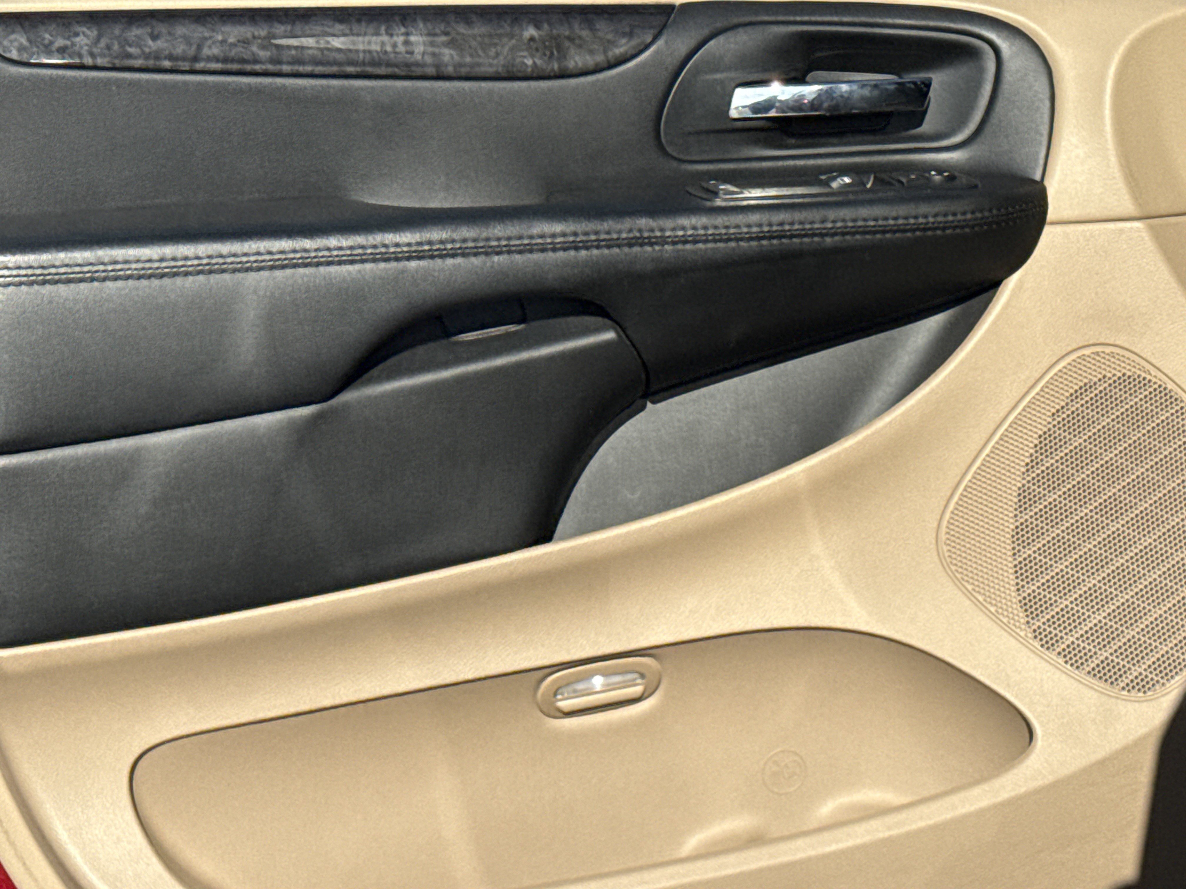 Used 2015 Dodge Grand Caravan SE w/ Quick Order Package 29E SE image 14