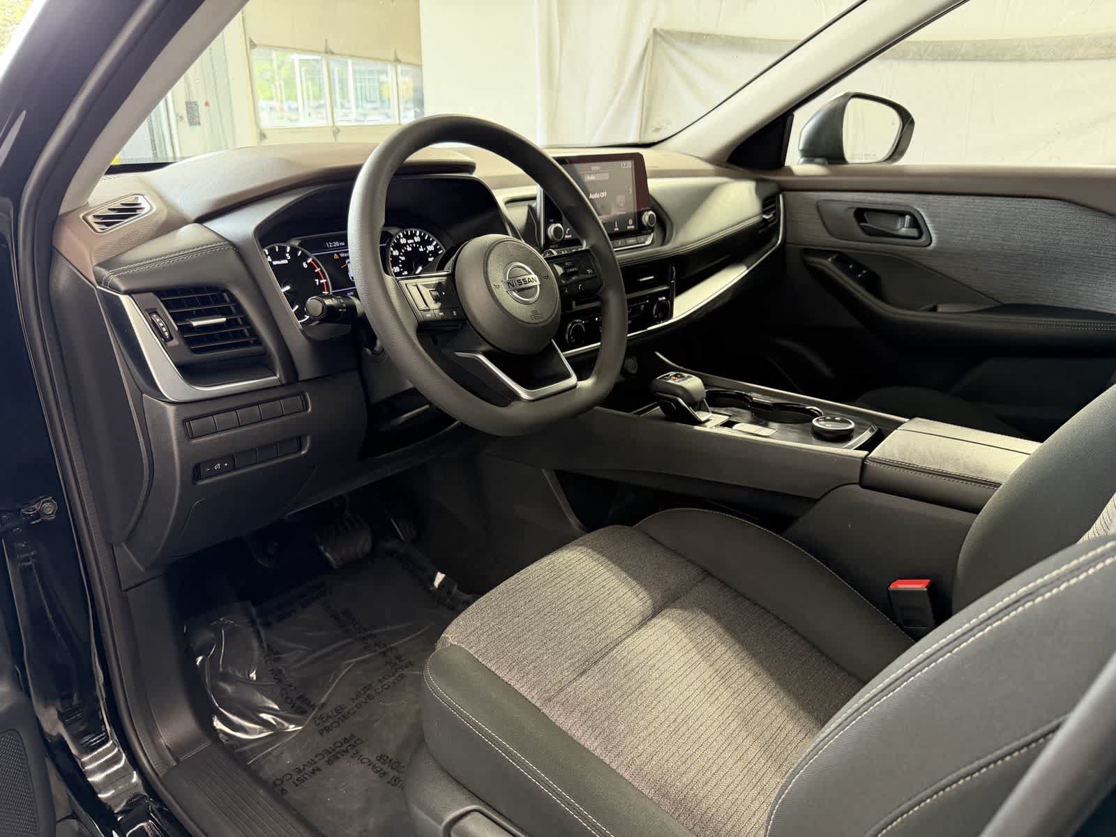 Used 2021 Nissan Rogue S AWD/4WD image 9