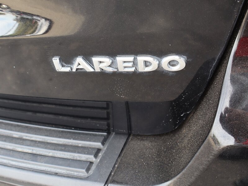 Used 2019 Jeep Grand Cherokee Laredo AWD/4WD image 13