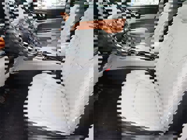 Used 2022 Jeep Compass Limited image 14