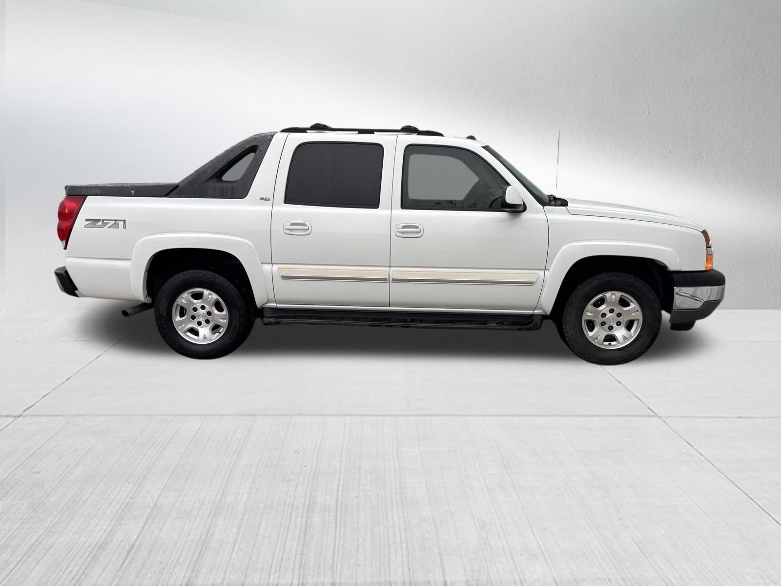 Used 2005 Chevrolet Avalanche Z71 w/ Preferred Equipment Group image 5