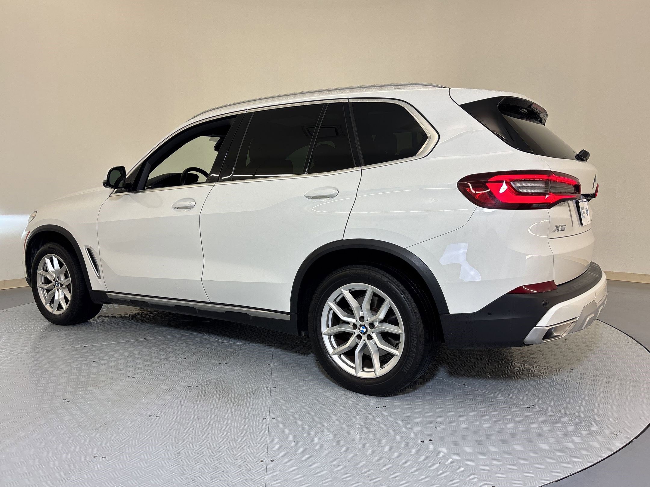 Certified 2023 BMW X5 xDrive40i w/ Premium Package image 3