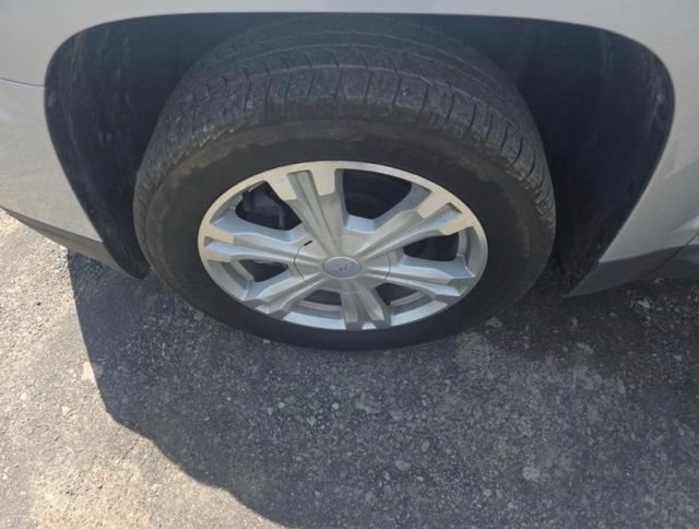 Used 2017 GMC Terrain SLE w/ Chrome Package FWD image 15