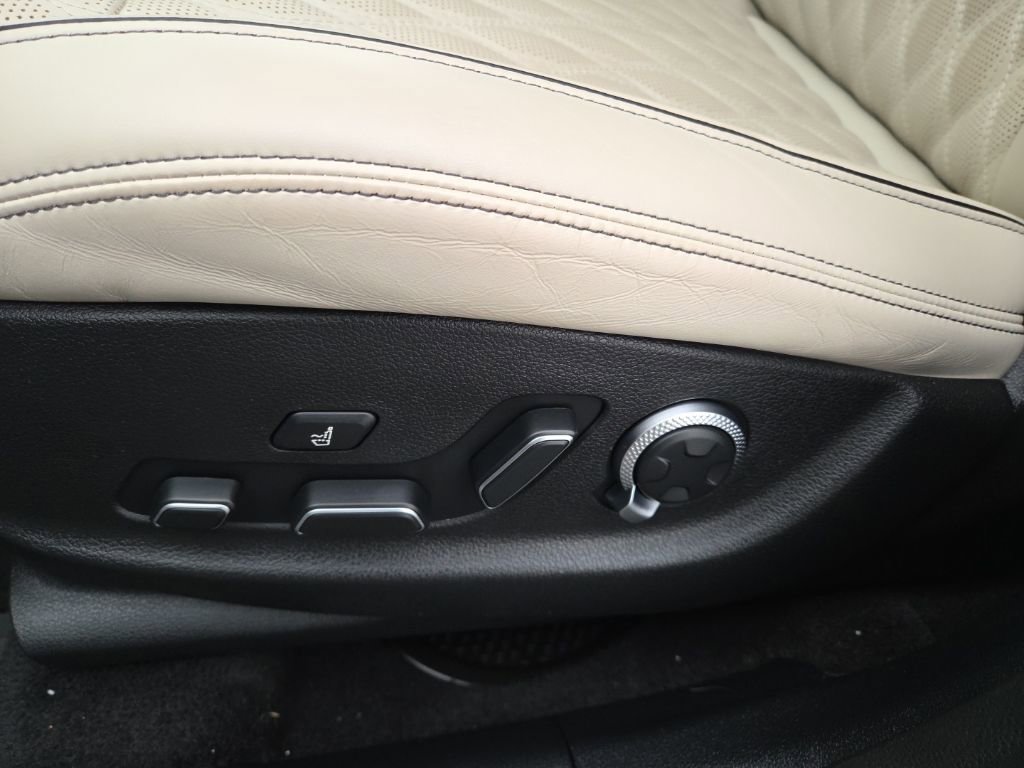 Used 2025 Genesis GV70 3.5T Sport w/ Sport Advanced Package image 20