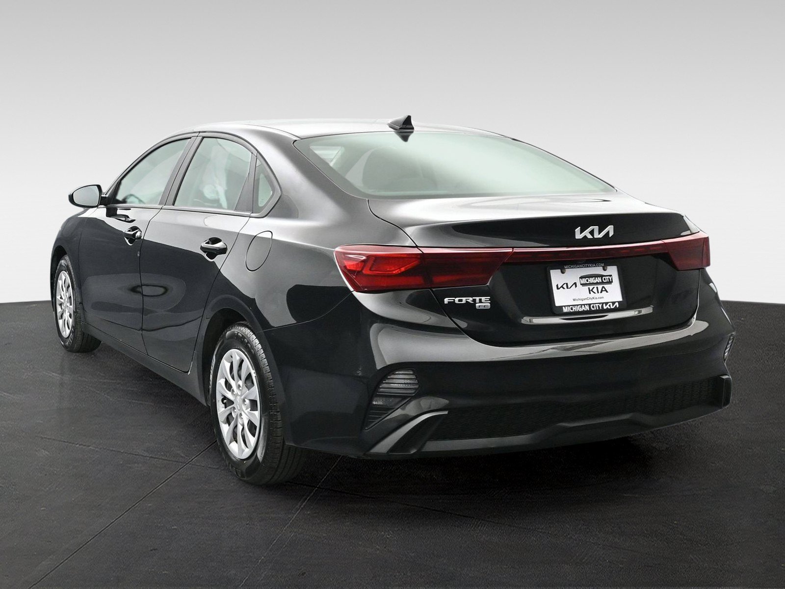 Used 2024 Kia Forte LX FWD image 2