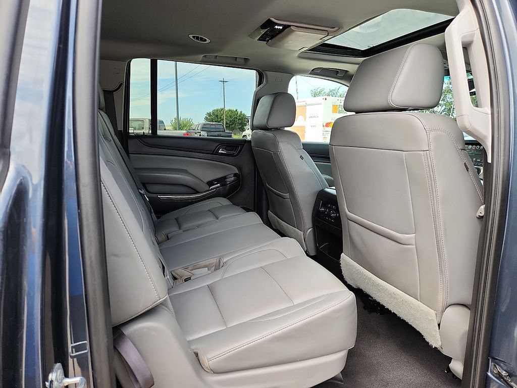 Used 2020 Chevrolet Suburban LT AWD/4WD image 13