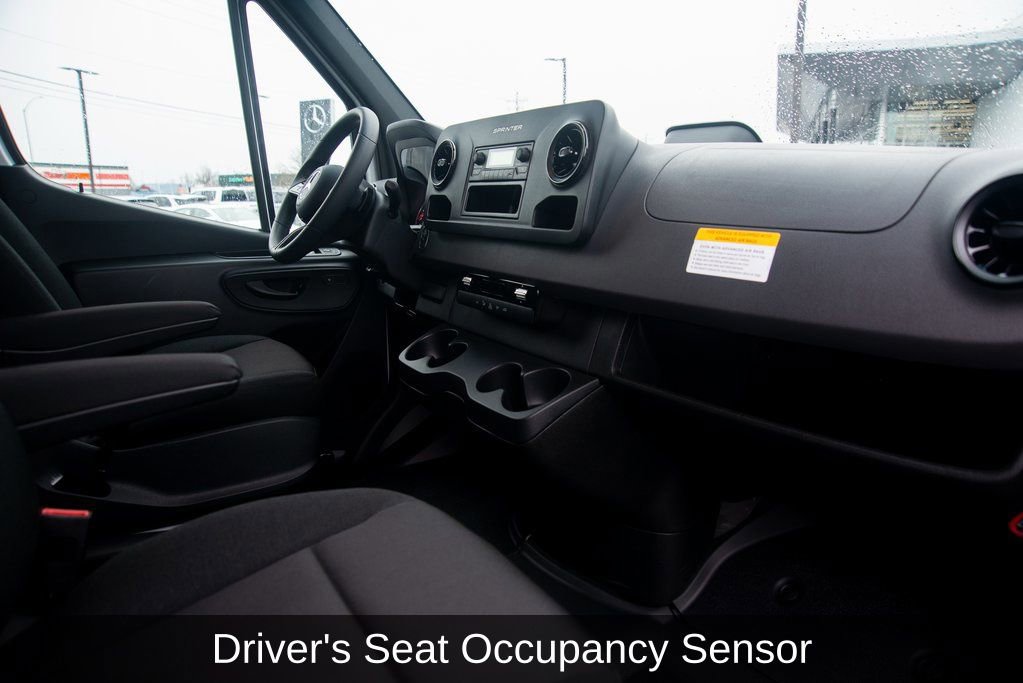 Used 2025 Mercedes-Benz Sprinter 2500 image 36