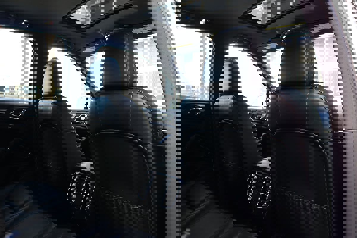 Used 2018 Porsche Cayenne Platinum Edition image 41