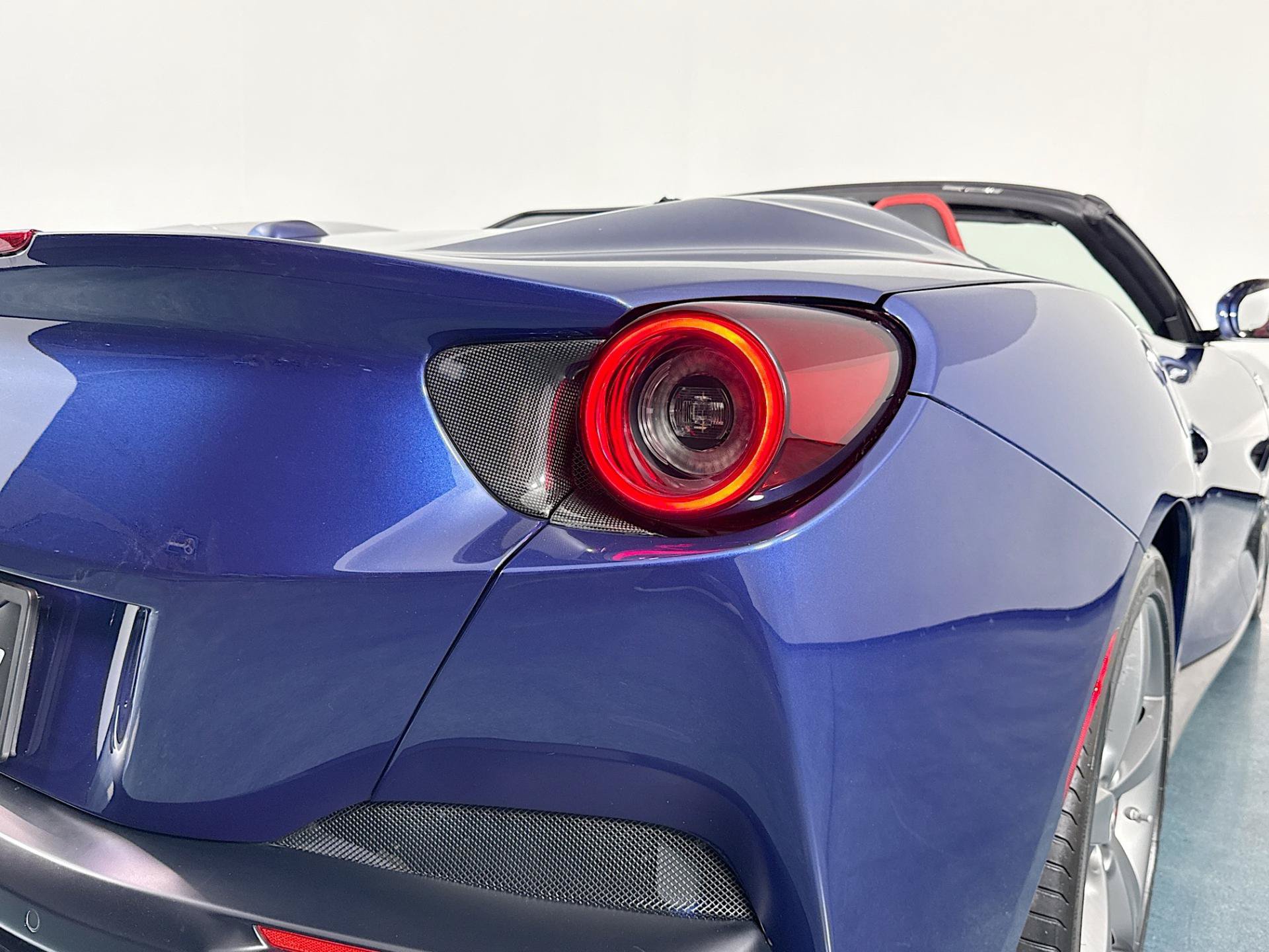 Used 2019 Ferrari Portofino RWD image 47