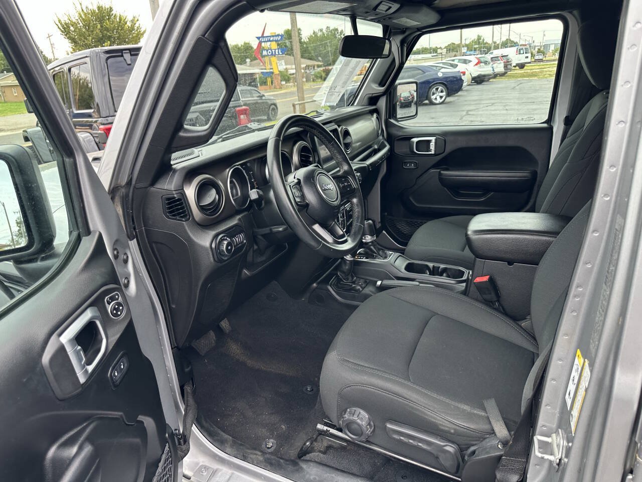 Used 2019 Jeep Wrangler Unlimited Sport S AWD/4WD image 11