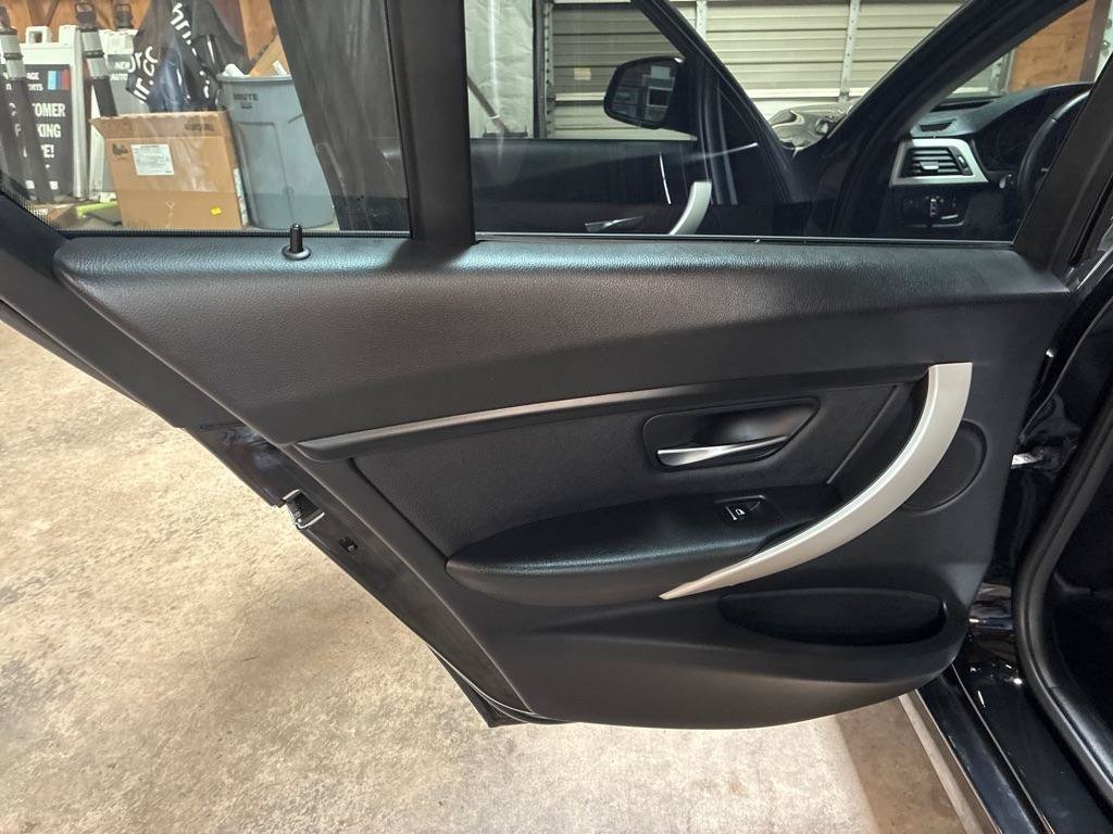 Used 2018 BMW 320i Sedan RWD image 20