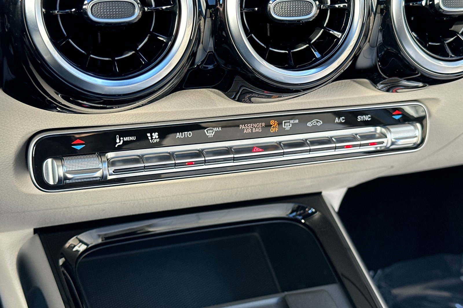 New 2026 Mercedes-Benz GLB 250 image 18
