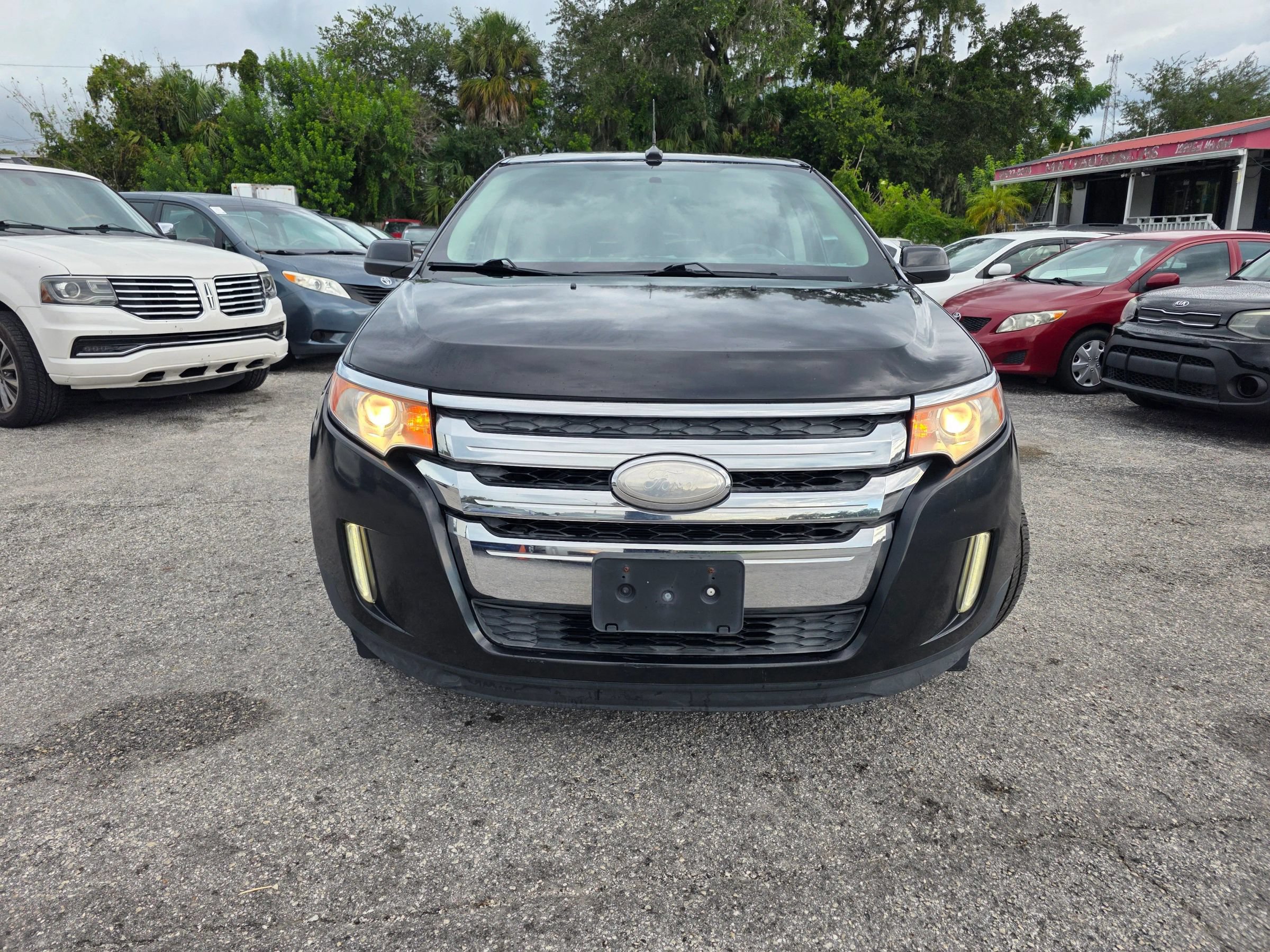 Used 2013 Ford Edge SEL FWD image 2