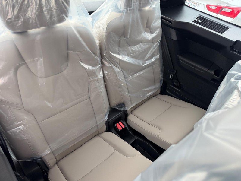 New 2026 Volvo XC90 B5 Core AWD/4WD image 5