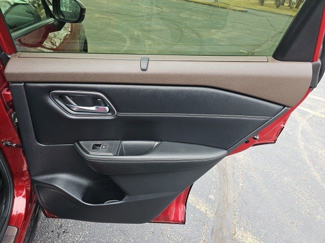 Used 2023 Nissan Rogue Platinum w/ Platinum Premium Package image 17