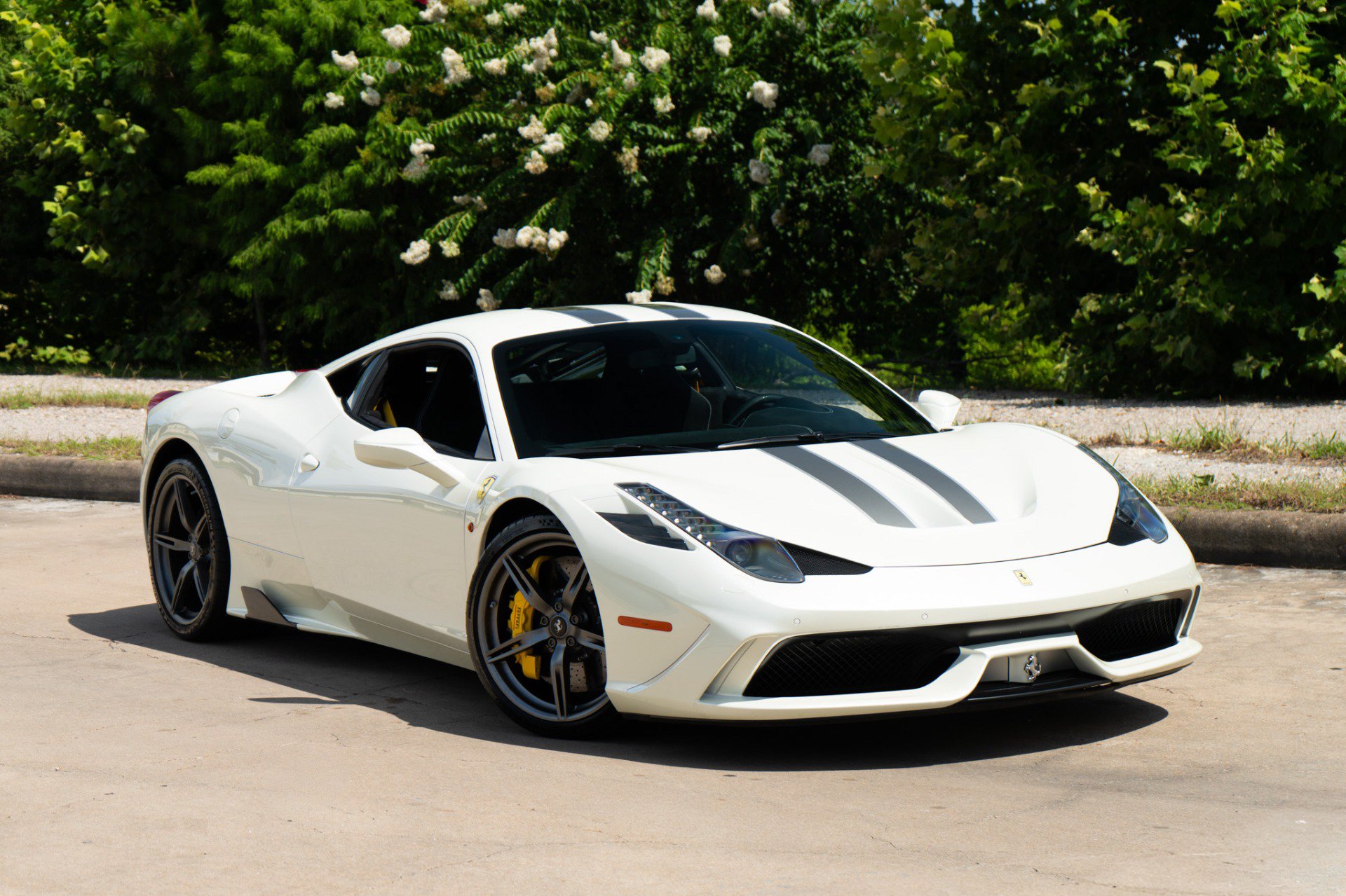 Used 2015 Ferrari 458 Speciale Coupe RWD image 27