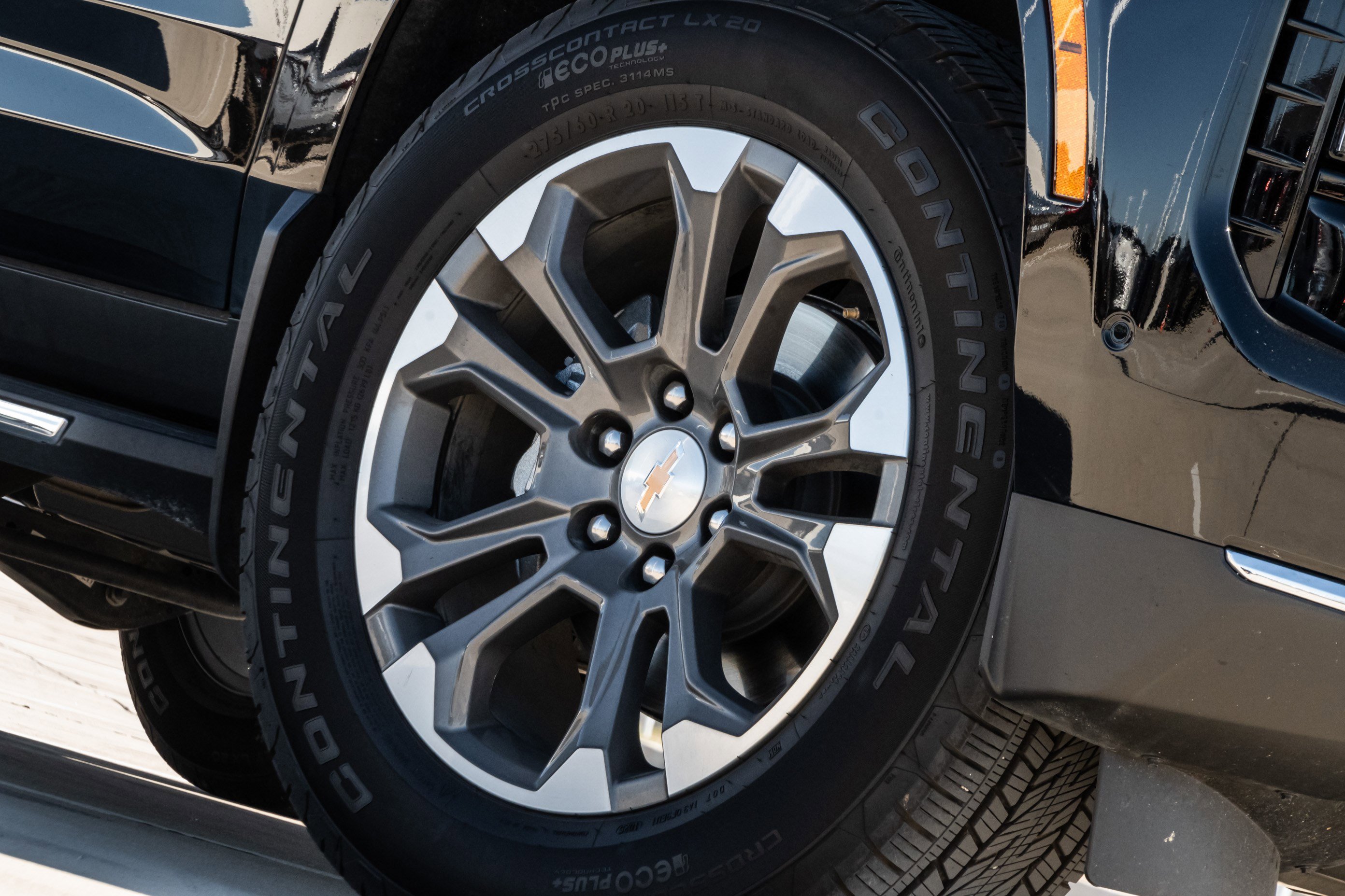 Used 2025 Chevrolet Tahoe LT w/ Comfort Package image 7