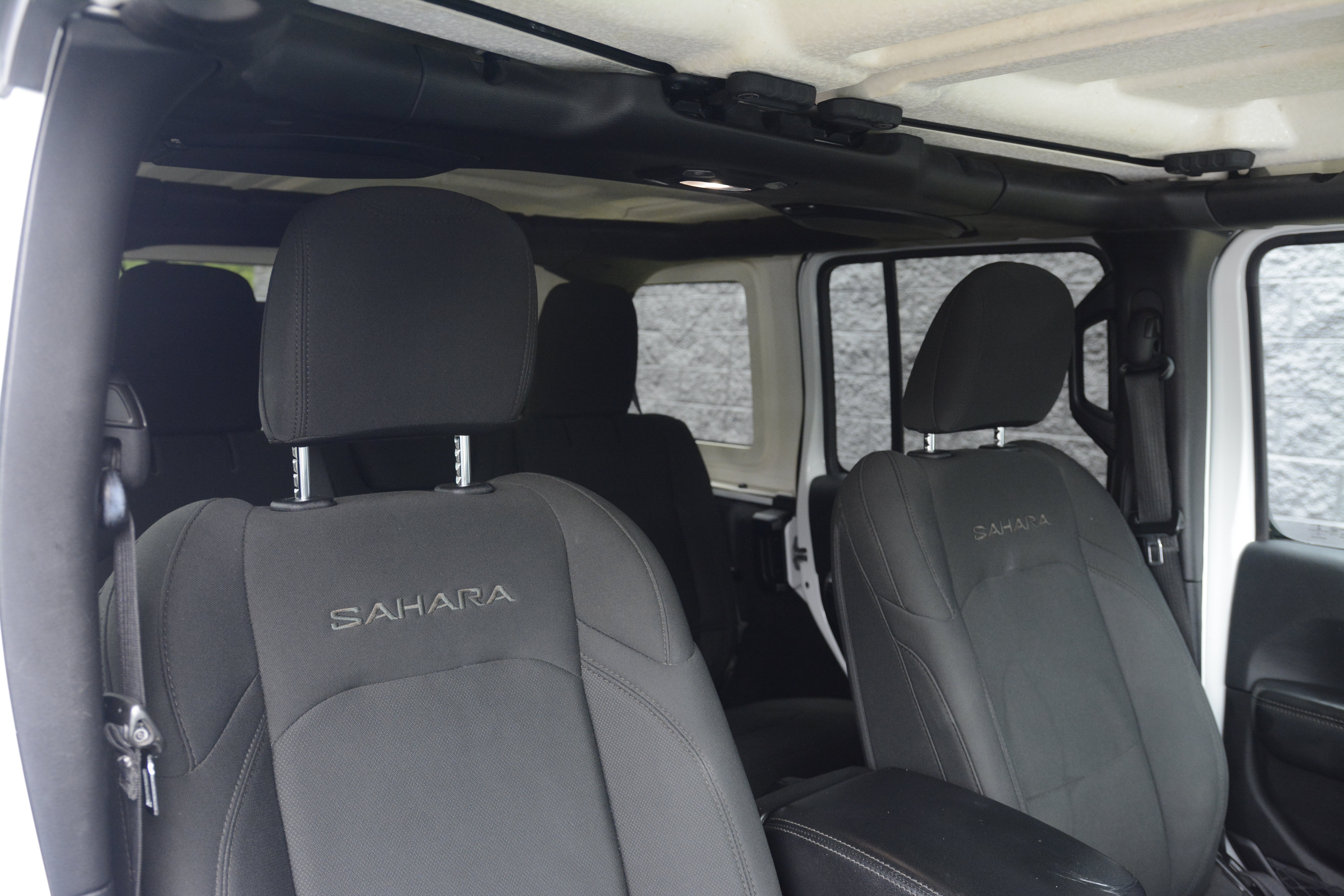 Used 2018 Jeep Wrangler Unlimited Sahara AWD/4WD image 27