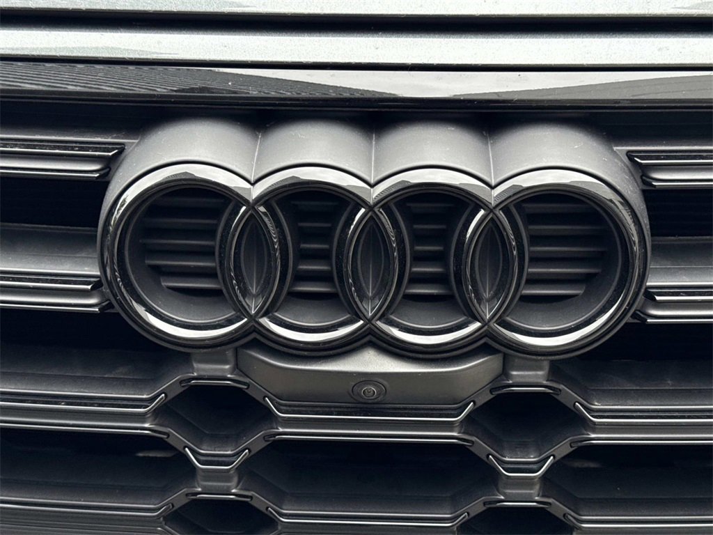 Used 2024 Audi SQ5 Prestige image 10