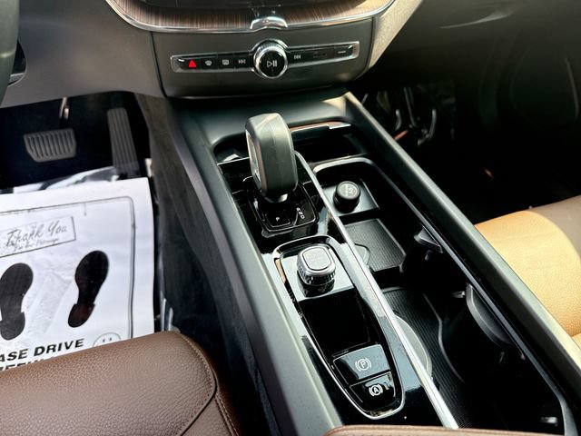 Certified 2024 Volvo XC60 T8 Plus w/ Protection Package Premier AWD/4WD image 25